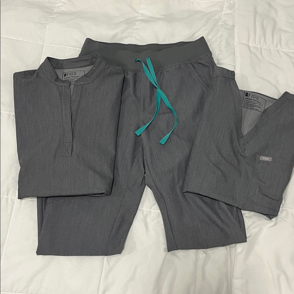 Figs Women's Graphite Scrub Set. Zamora top, rafaela oversized top, jogger pants